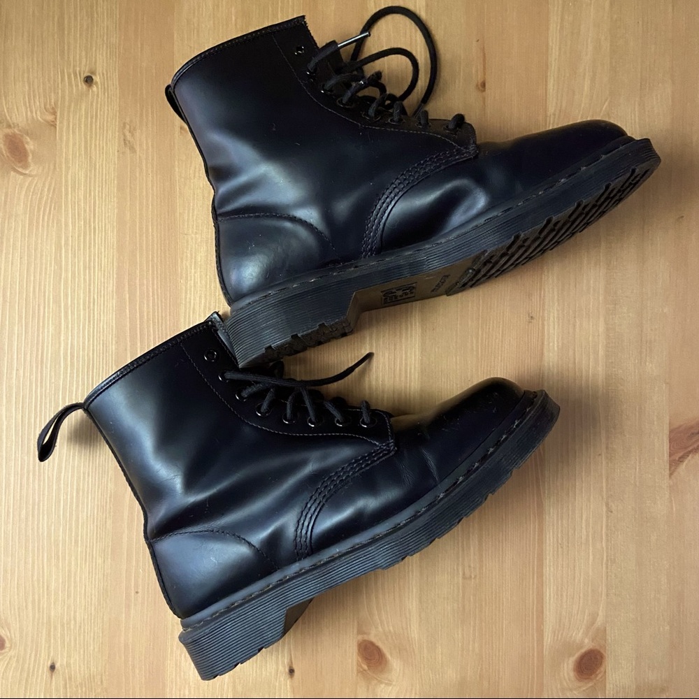 Dr. Martens Mono 1460 Boots